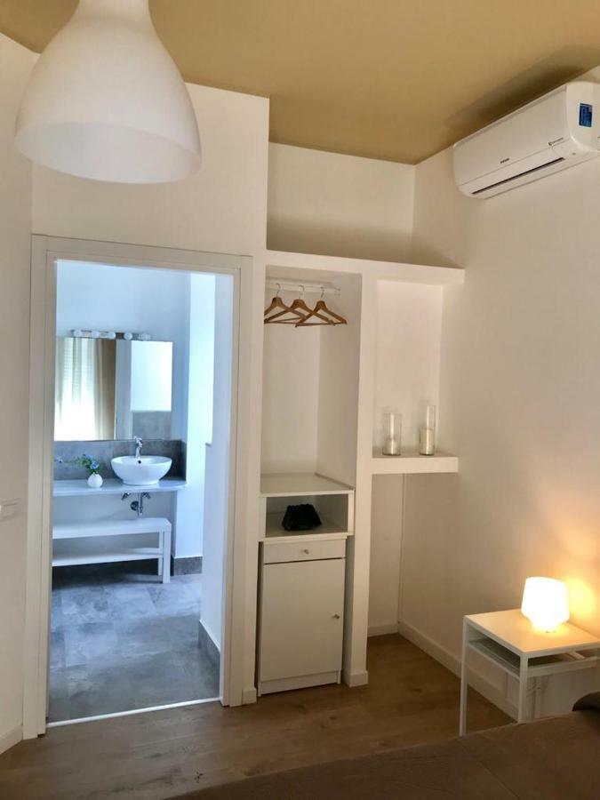 Hotel La Finestra Sull'Etna à Motta SantʼAnastasia Extérieur photo